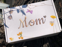 Load image into Gallery viewer, Mom's Spa Gift Box